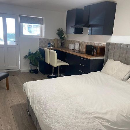 Brand New Studio Apartment With Beautiful Kitchen-Close To Liverpool City Centre Esterno foto
